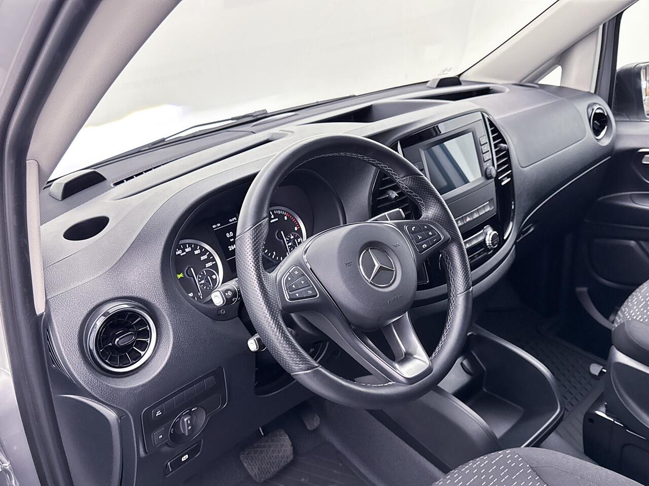 Mercedes-Benz VITO 114 CDI Extra Lang DC 19" inch AMG Dubbele Cabine XL LED Trekhaak Apple Carplay/Android Auto Achteruitrijcamera Cruise Control