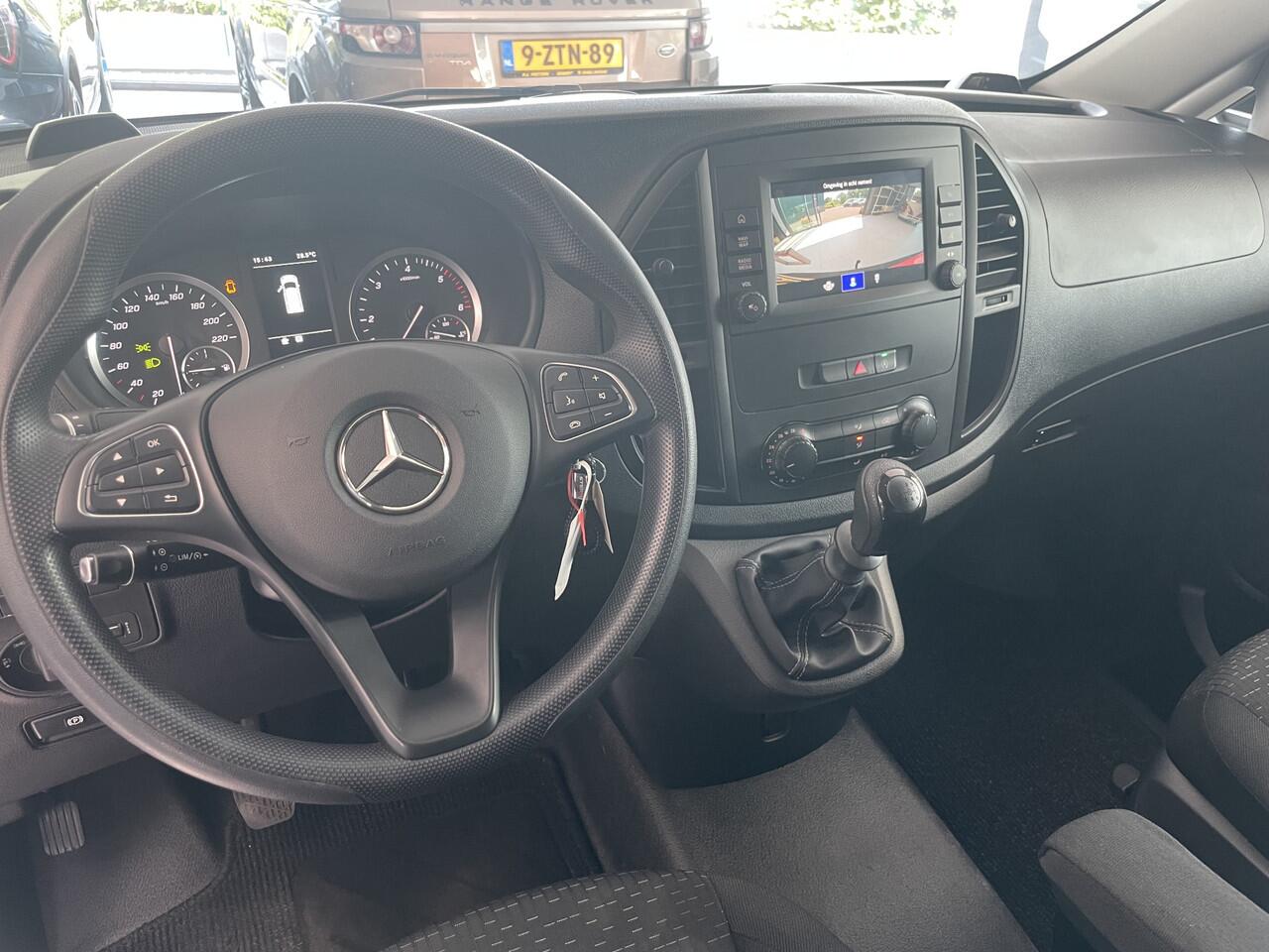Mercedes-Benz VITO 114 CDI Extra Lang Airco - Cruise control - Navigatie full map - Achteruitrijcamera - Zijschuifdeur rechts - Parkeersensoren voor en achter - Trekhaak - Aluminium trap - zeer nette bus