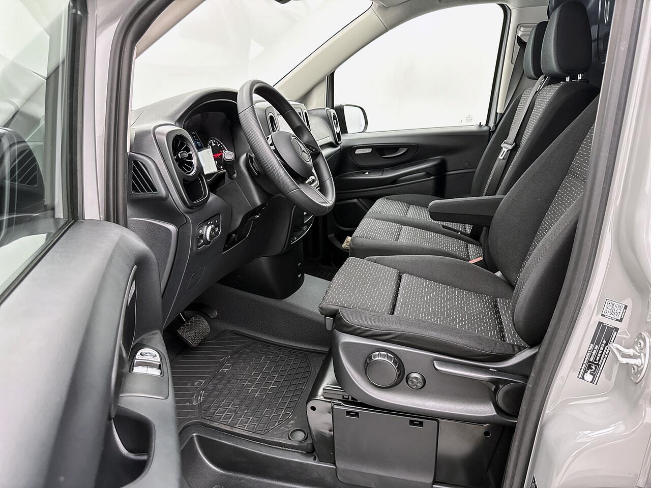 Mercedes-Benz VITO 116 CDI L2 Pro Multibeam Led Parkeerpakket Trekhaak 2.5t Alpingrijs Cruise control MBUX