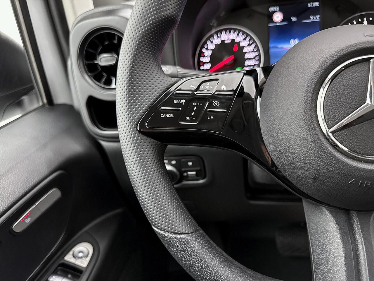 Mercedes-Benz VITO 116 CDI L2 Pro Trekhaak Achterklep Led V+A Achteruitrijcamera Multibeam LED Betimmering Cruise Control