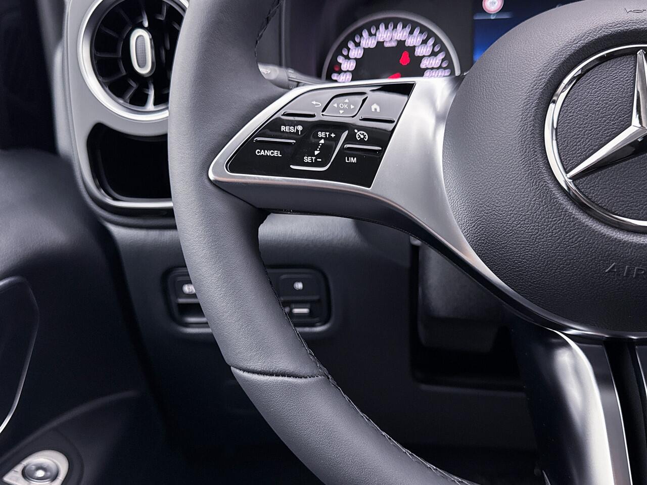 Mercedes-Benz VITO 119 CDI L3 DC *Edition* Leder Dubbel cabine 19 inch AMG Black-Pack Extra Lang Dubbele Schuifdeur Multibeam LED Trekhaak Achteruitrijcamera Betimmering