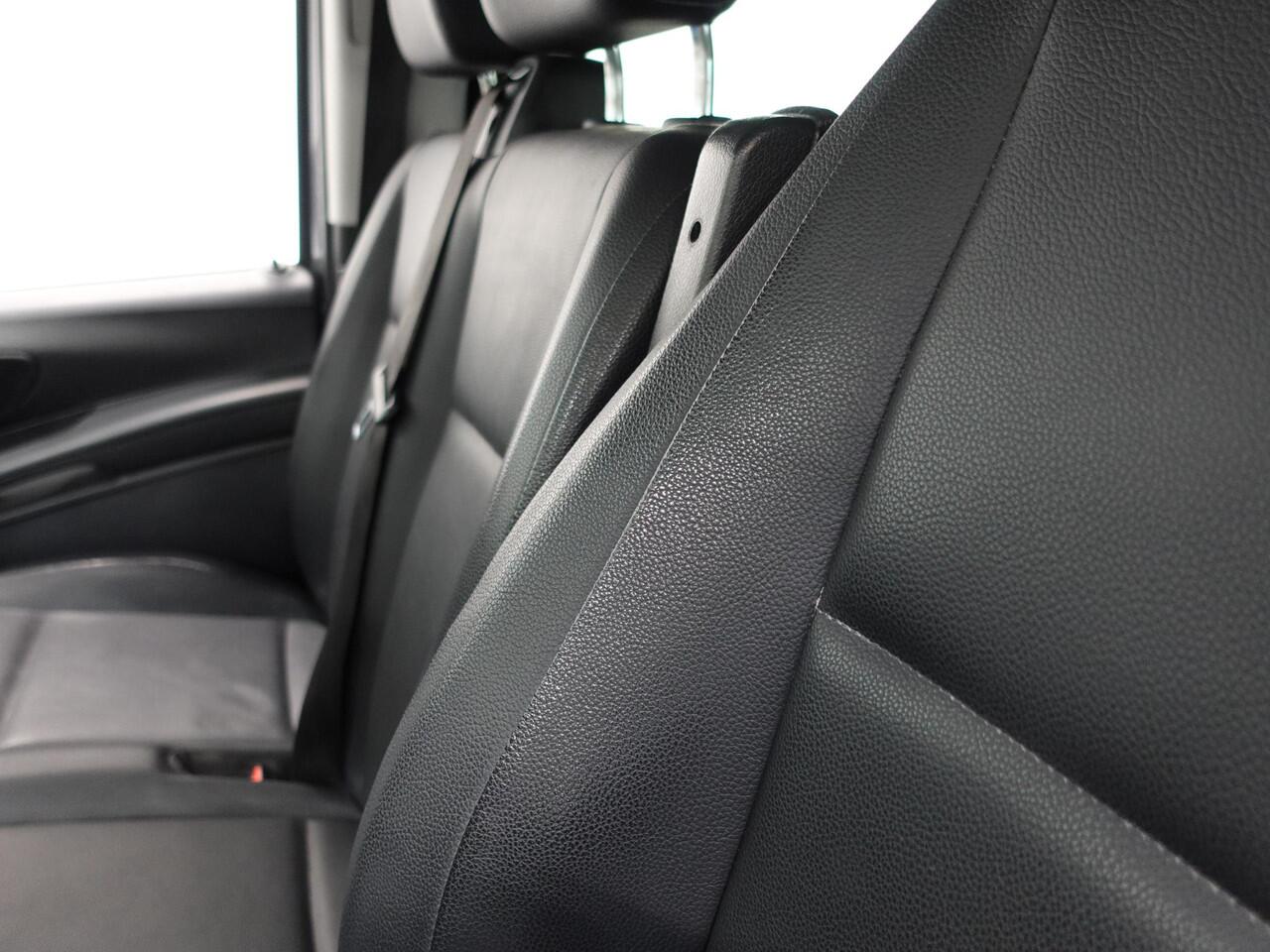 Mercedes-Benz VITO 114 CDI Automaat Dubbele Cabine 6-zits Navigatie Apple Carplay Trekhaak Cruise control Euro6