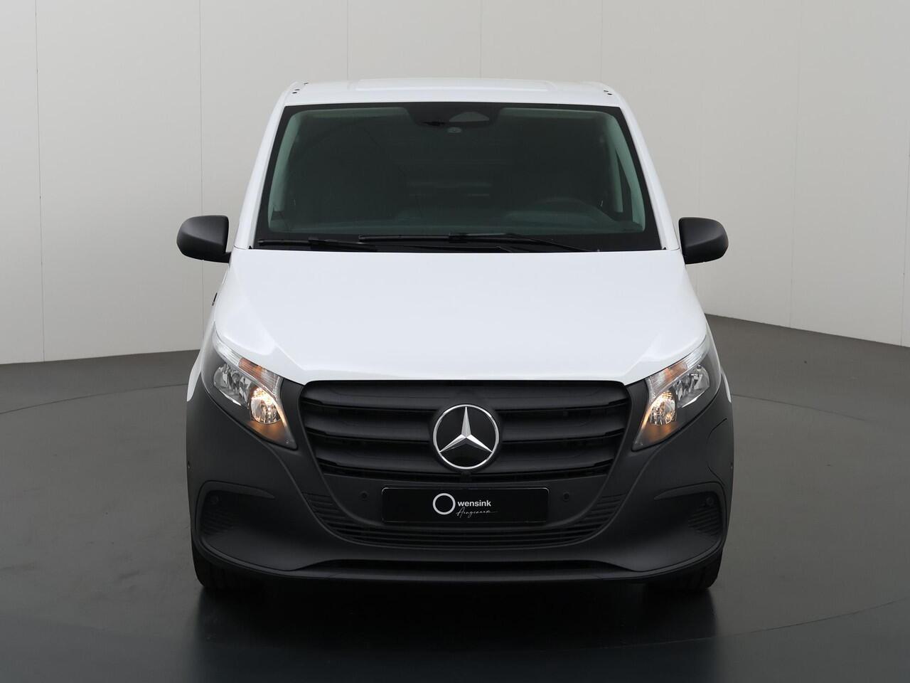 Mercedes-Benz VITO eVito 112 Bestelwagen L2 66 kWh | Stoelverwarming | Navigatie | Achteruitrijcamera | Airco | Cruise Control |