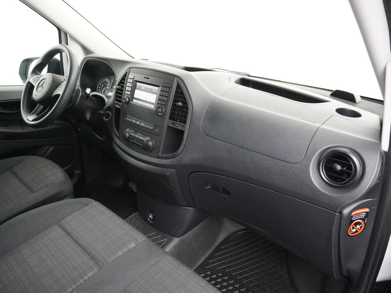 Mercedes-Benz VITO 114 2.2CDI 136PK AUT-7 D.C 6-Pers. Dubbele Cabine Lang Airco Navi Camera Pdc Bluetooth Cruise Control Regen-Lichtsensor Pdc Betonplex Vloer Schuifdeur Imperiaal 1e Eigenaar Euro 6