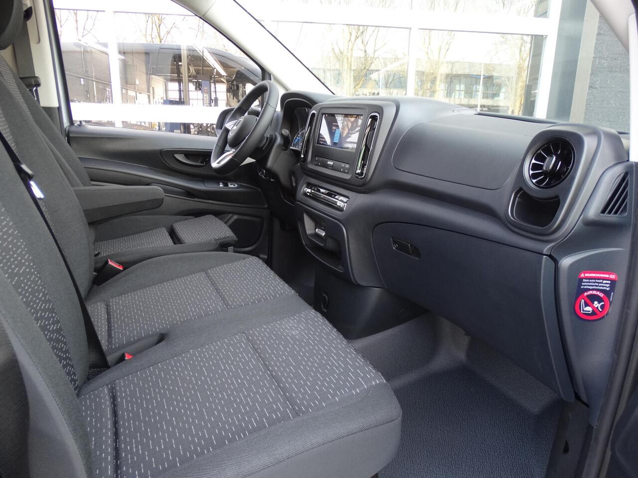 Mercedes-Benz VITO eVito 112 L2 60 kWh Mercedes-Benz eVito eVito 112 L2 66 kWh