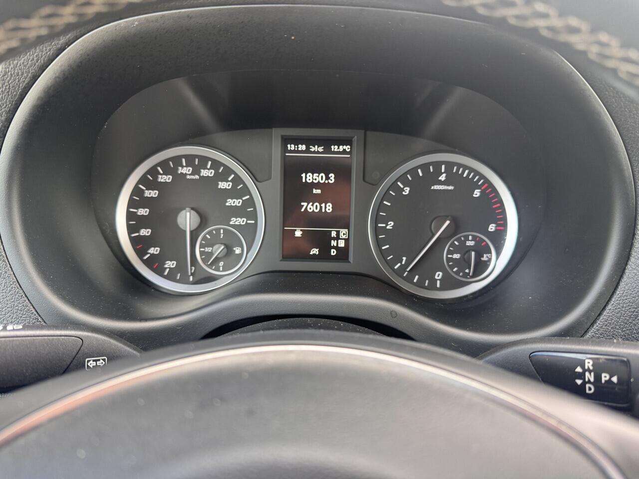 Mercedes-Benz VITO 114 CDI | Automaat | Leer | 2x Schuifdeur | Trekhaak | Camera | Blind-Spot |