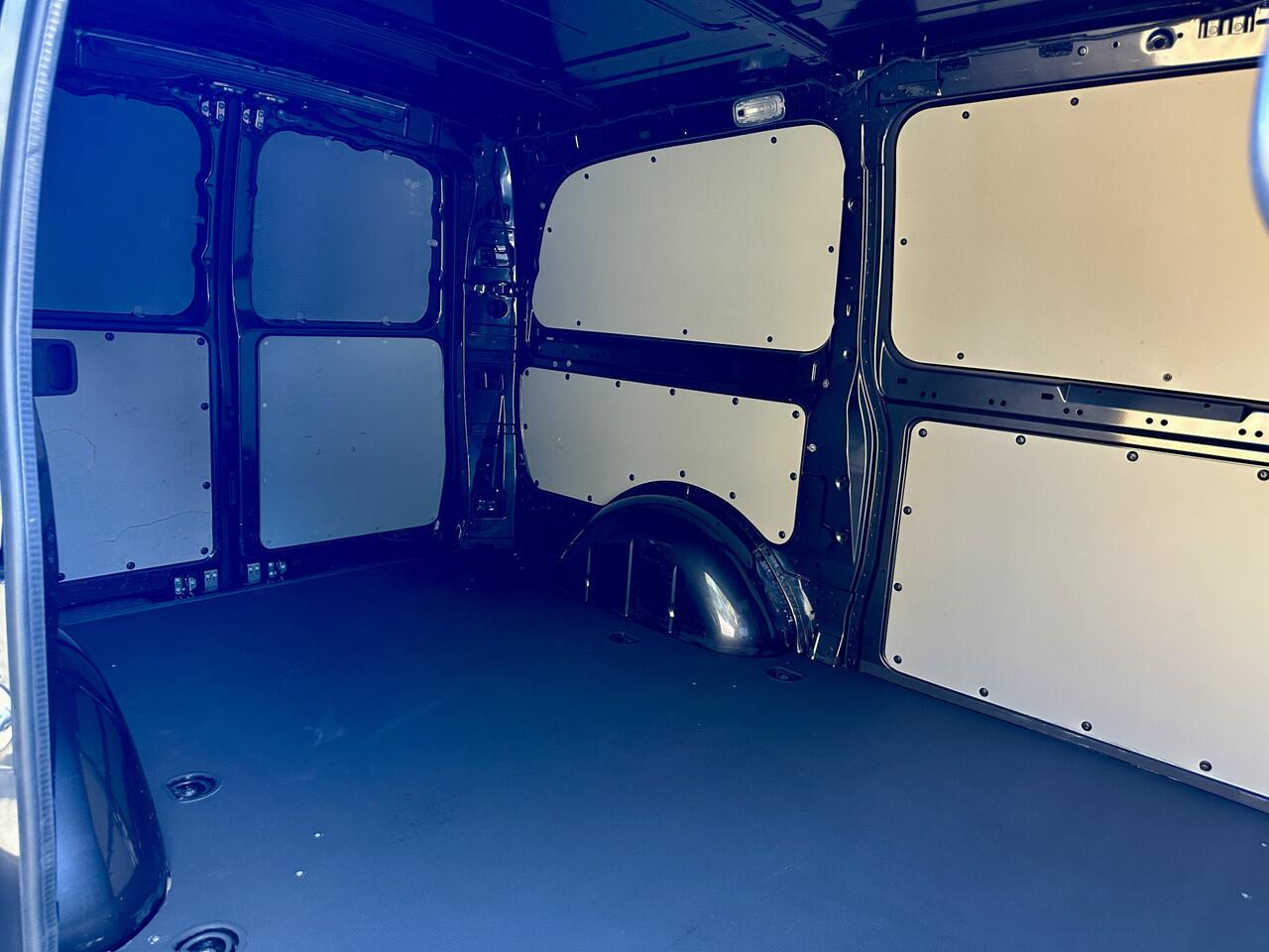 Mercedes-Benz VITO 116 CDI Lang | Automaat | Exclusive | Leer | 3-zits | Camera | Navigatie | LED | Stoelverwarming | Trekhaak | Ex btw