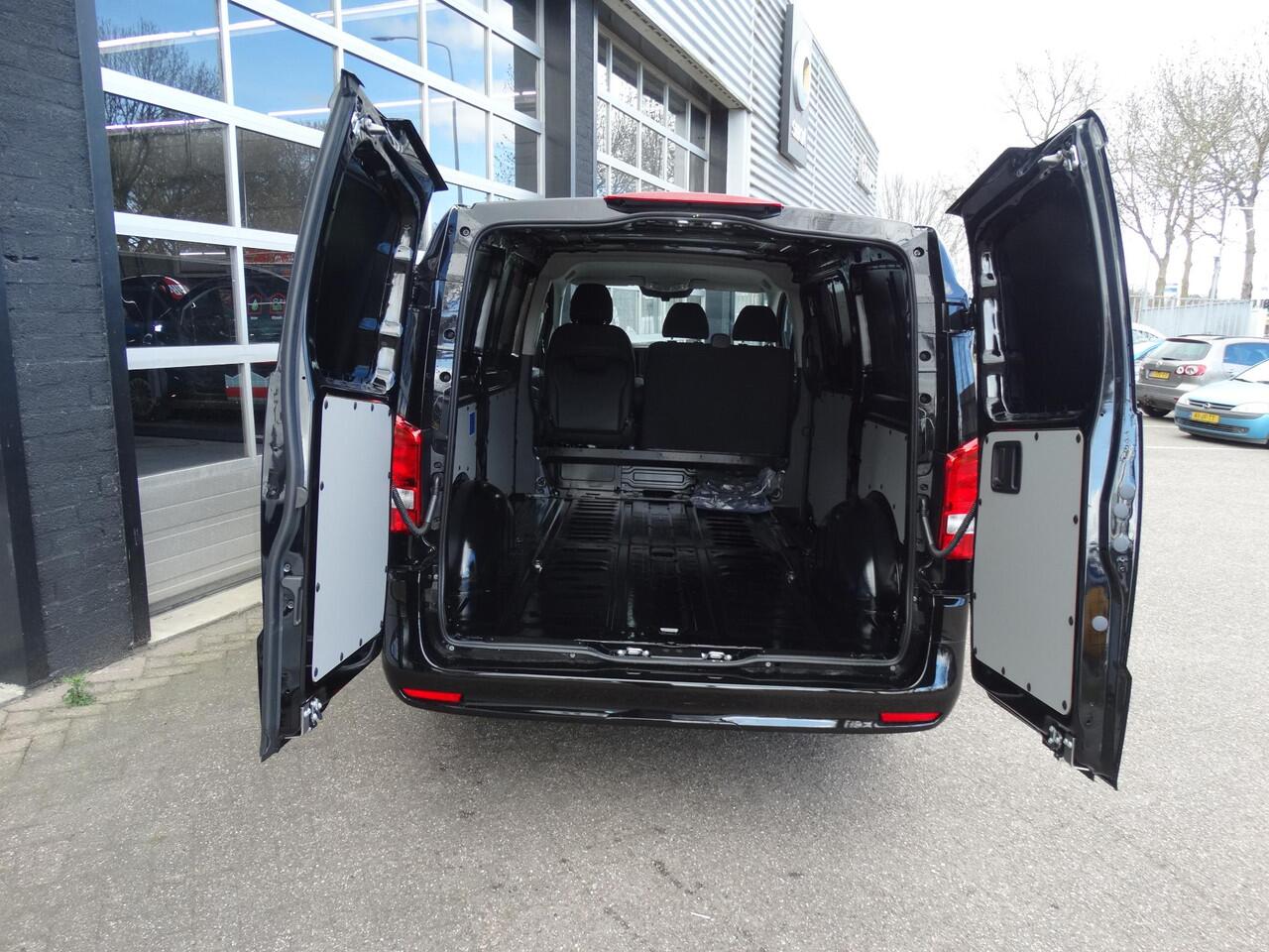 Mercedes-Benz VITO eVito 112 L2 60 kWh Mercedes-Benz eVito eVito 112 L2 66 kWh