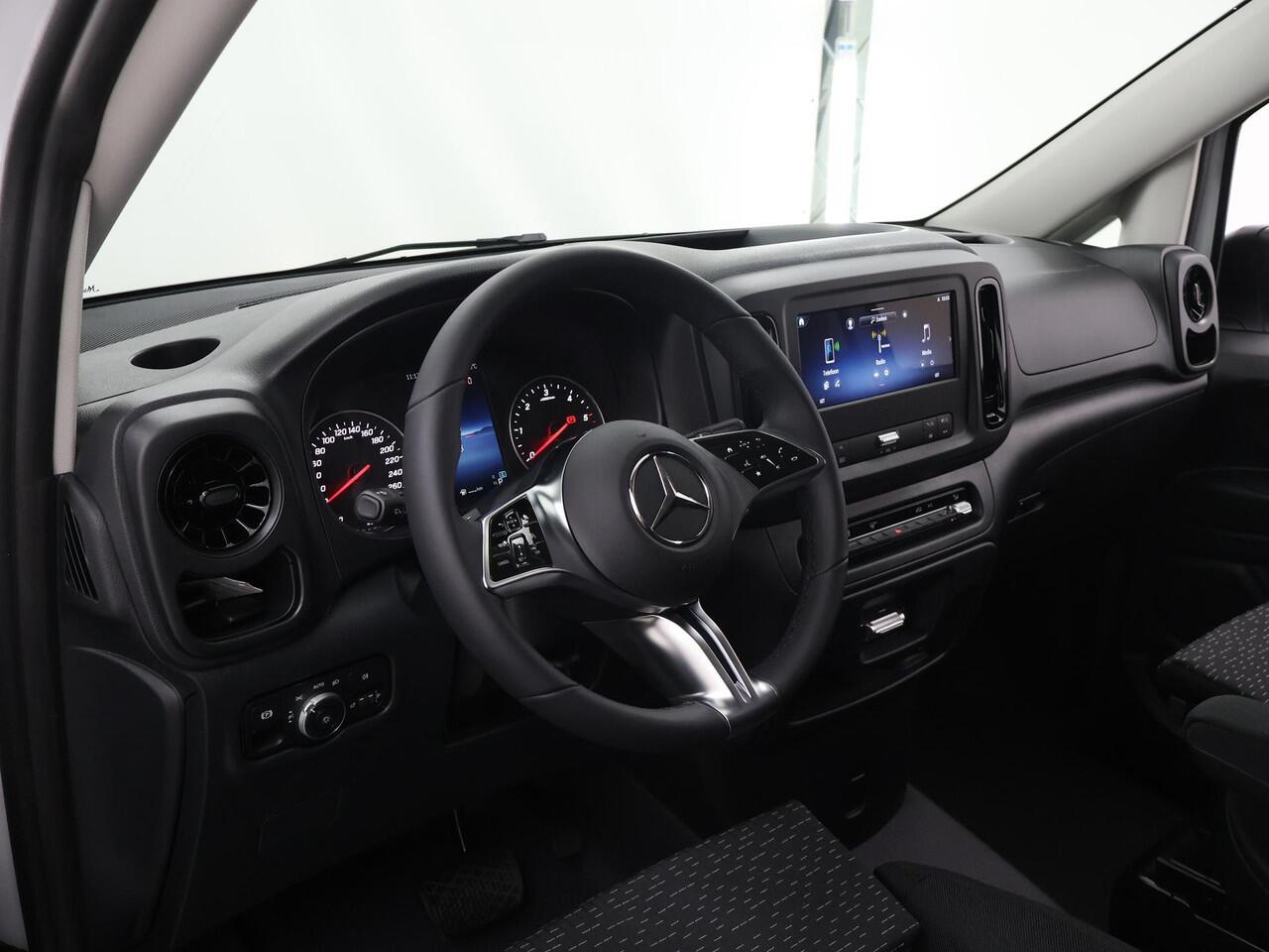 Mercedes-Benz VITO Bestelwagen 116 CDI L2 Pro | Achterdeuren | Trekhaak 2500 KG | Achteruitrijcamera | Dodehoekassistent |