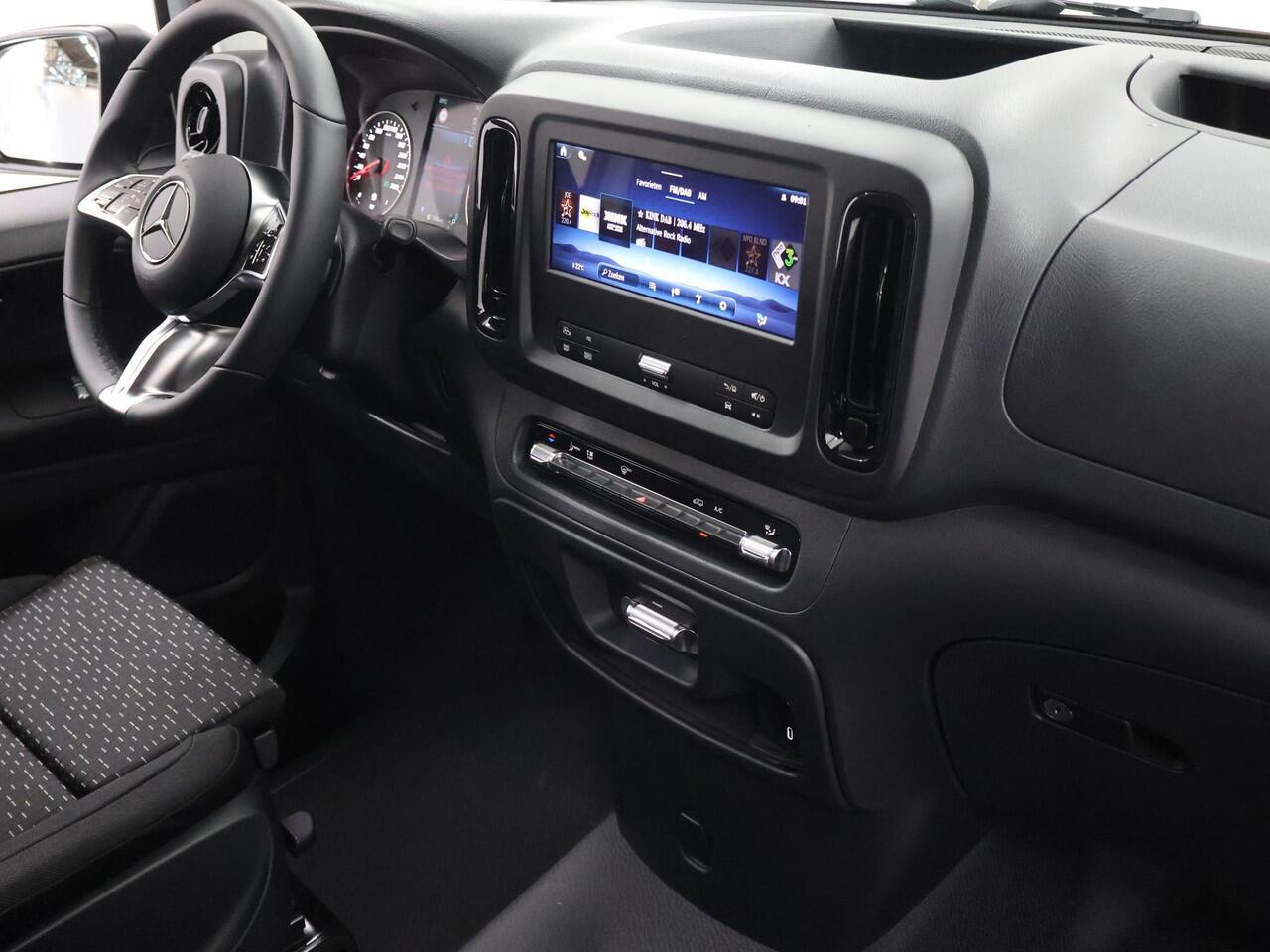 Mercedes-Benz VITO Bestelwagen 114 CDI L2 PRO | Achterdeuren | Trekhaak 2500 KG | Achteruitrijcamera | Dodehoekassistent |