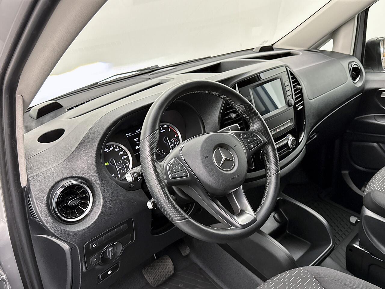 Mercedes-Benz VITO 114 CDI Extra Lang DC 19 inch AMG Dubbele Cabine XL LED Trekhaak Apple Carplay/Android Auto Achteruitrijcamera Cruise Control