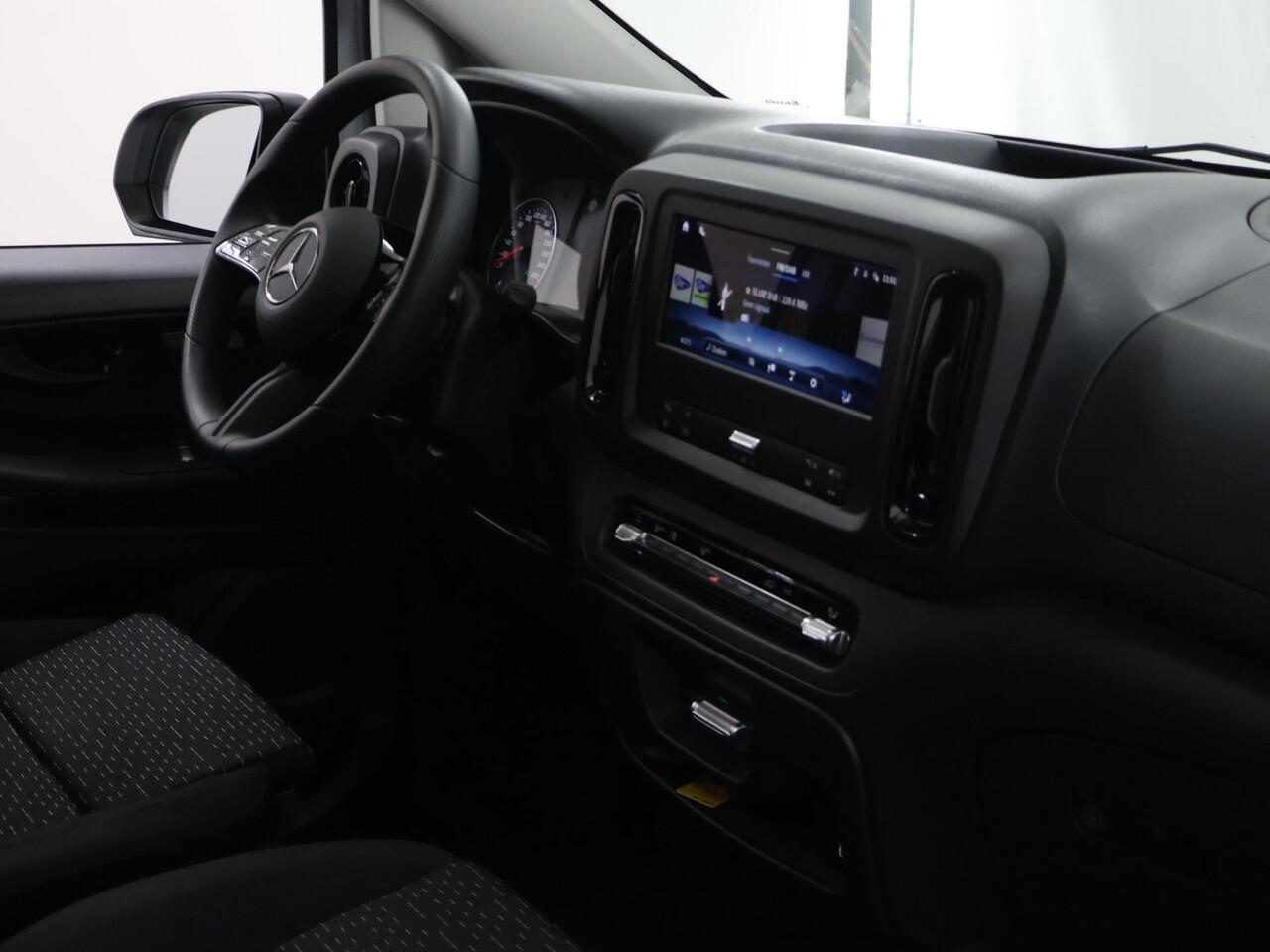 Mercedes-Benz VITO 116 CDI Aut. | L3 Pro | Keyless Go | Navigatiesysteem | Cruise Control | Parkeercamera | 3-zits | Stoelverwarming | 270° Achterdeuren | MODEL 2025 | Certified