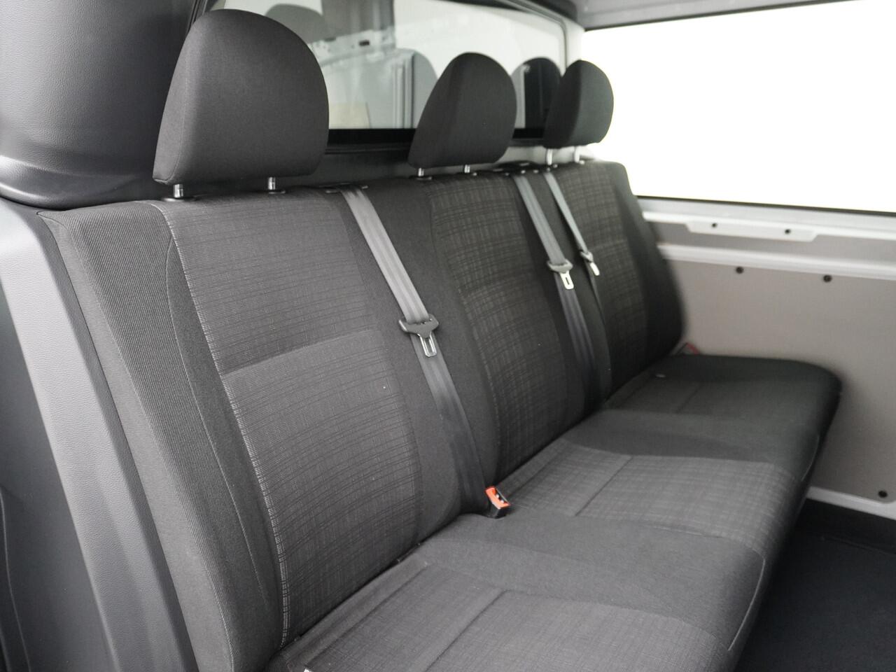 Mercedes-Benz VITO 114 2.2CDI 136PK AUT-7 D.C 6-Pers. Dubbele Cabine Lang Airco Navi Camera Pdc Bluetooth Cruise Control Regen-Lichtsensor Pdc Betonplex Vloer Schuifdeur Imperiaal 1e Eigenaar Euro 6