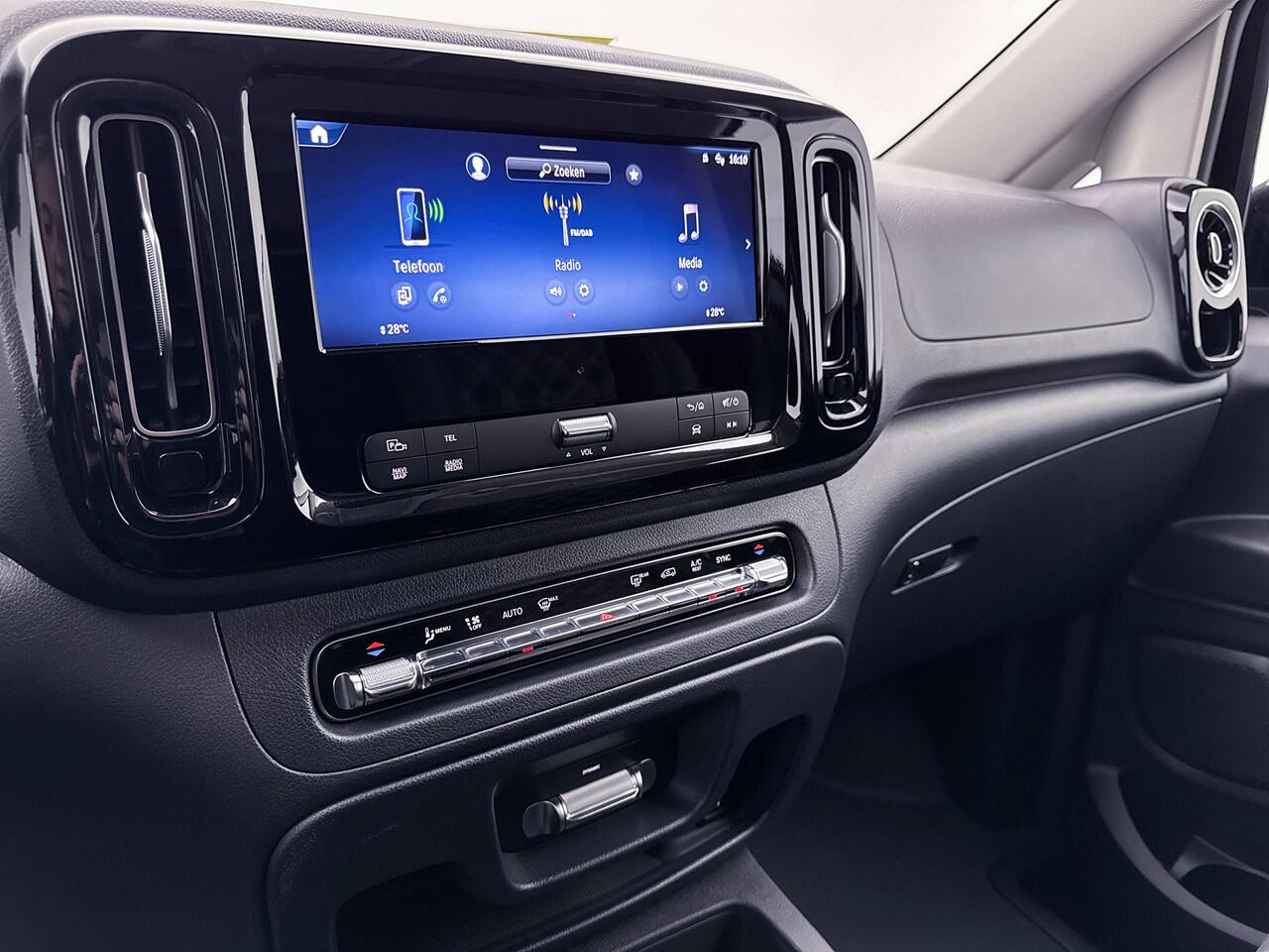 Mercedes-Benz VITO 119 CDI L3 DC *Edition* Leder Dubbel cabine 19"inch AMG Black-Pack Extra Lang Dubbele Schuifdeur Multibeam LED Trekhaak Achteruitrijcamera Betimmering