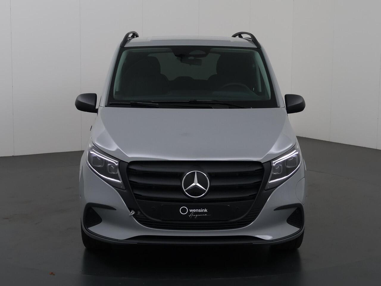 Mercedes-Benz VITO eVito Bestelwagen 112 L2 66kWh | Snelladen | Cruise Control | Stoelverwarming | Achterklep met ruit | Privacy glas | Bumpers in kleur |