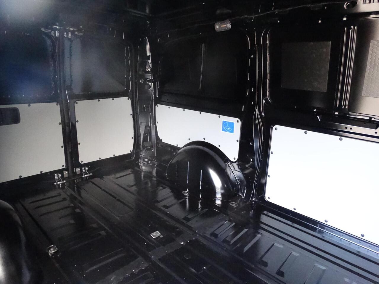 Mercedes-Benz VITO eVito 112 L2 60 kWh Mercedes-Benz eVito eVito 112 L2 66 kWh