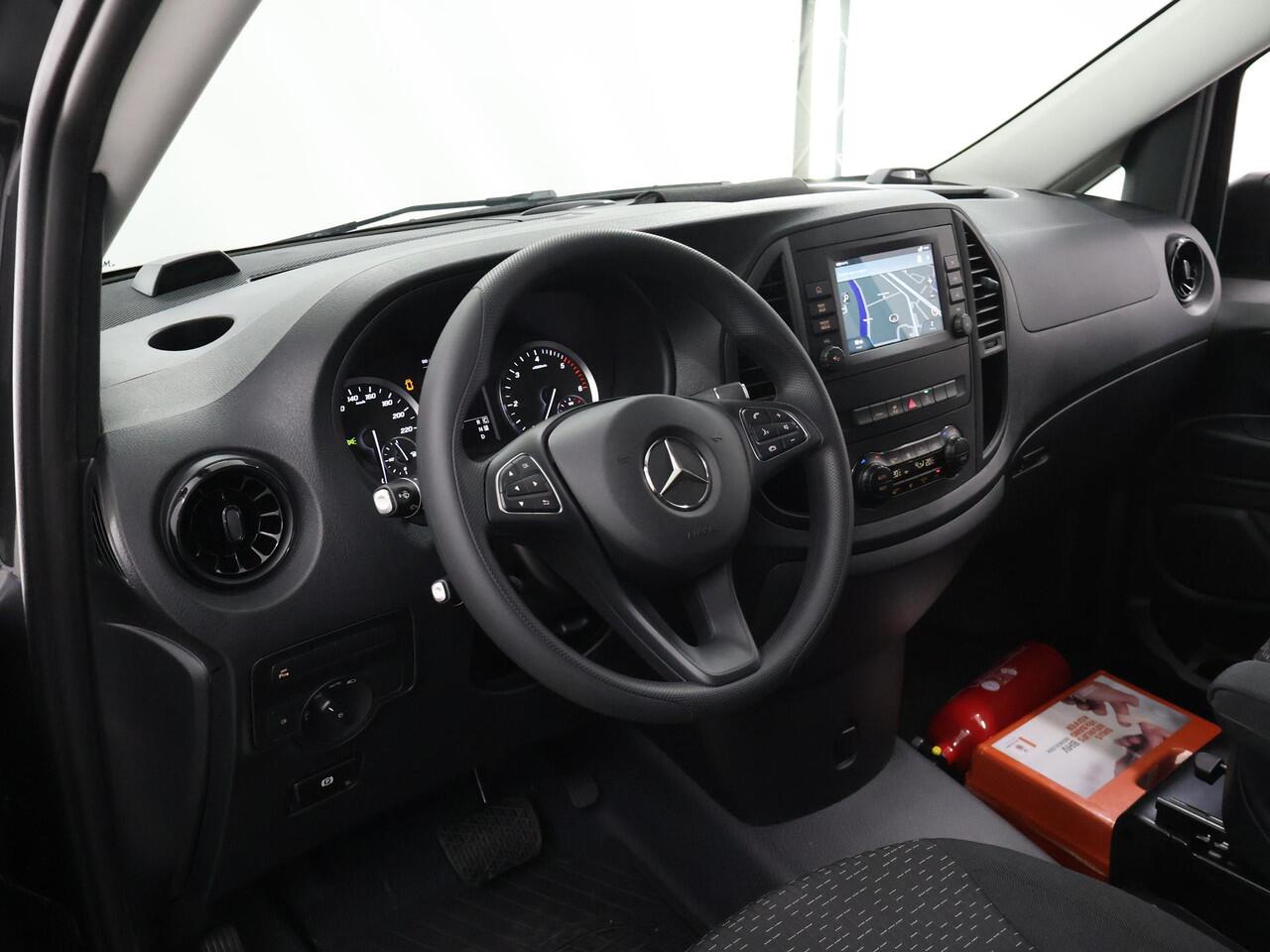 Mercedes-Benz VITO 116 CDI Extra Lang | Dubbel Cabine ¤57.995,- | Sidebars | LED | Trekhaak |