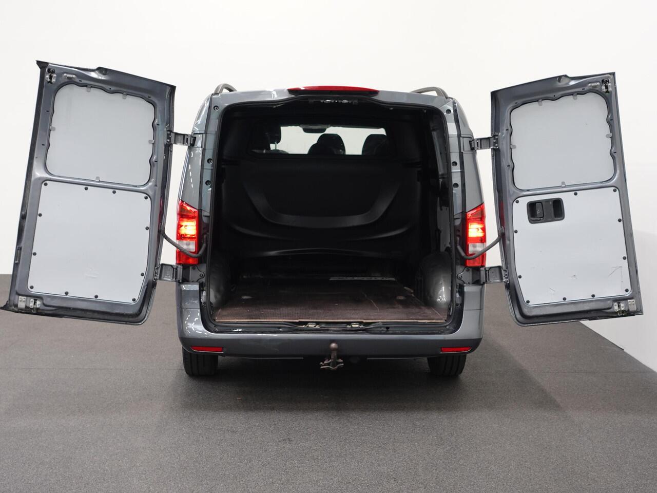 Mercedes-Benz VITO 114 CDI Automaat Dubbele Cabine 6-zits Navigatie Apple Carplay Trekhaak Cruise control Euro6