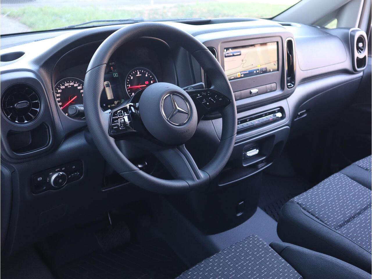 Mercedes-Benz VITO 114 CDI L2 Pro NAVI PARKEERPAKKET TREKHAAK