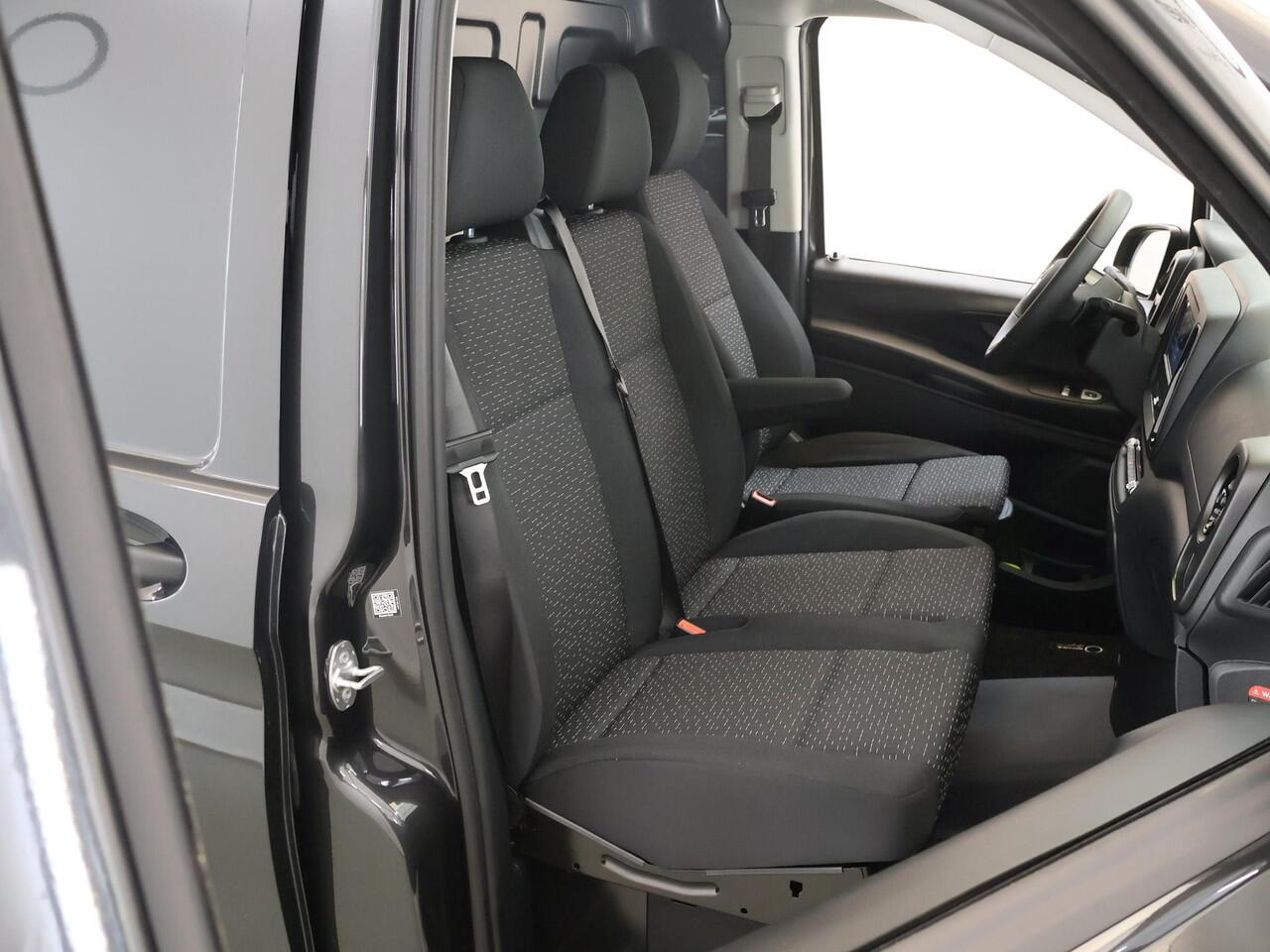 Mercedes-Benz VITO 116 CDI L2 | PRO | AUT. 2500 KG TREKHAAK AHW | STOELVERWARMING | PARKEERCAMERA | DODEHOEKASSISTENT | SPOORASSISTENT | BIJRIJDERSBANK | LAADRUIMTE BETIMMERD | METALLIC |