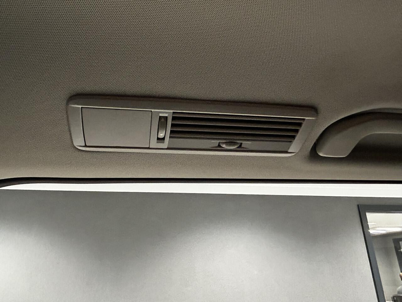 Mercedes-Benz VITO TOURER 116CDI Automaat L3 Dubbele Cabine // Trekhaak // Airco // Camera // Navigatie //