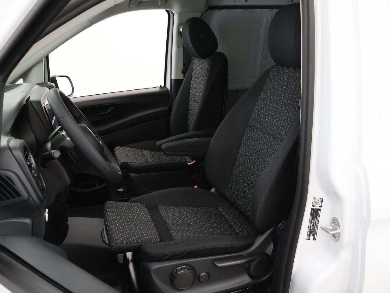 Mercedes-Benz VITO Bestelwagen 114 CDI L3 PRO | Apple Carplay | Trekgewicht 2.500 kg | Stoelverwarming | Achteruitrijcamera | Airco | LED Koplampen | Cruise Control | Dodehoekassistent |