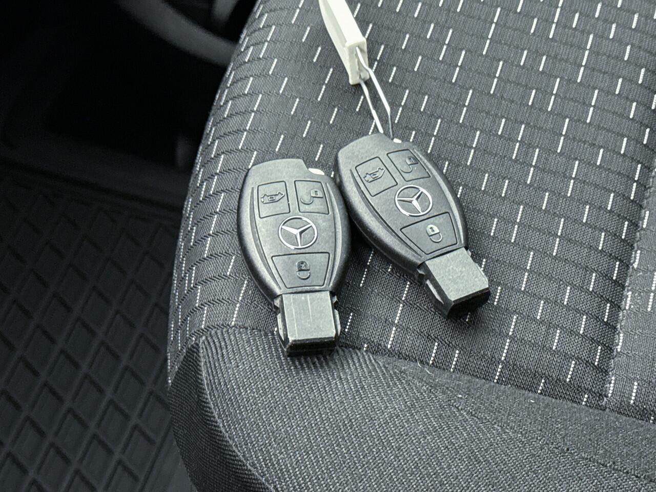 Mercedes-Benz VITO 114 CDI Lang Trekhaak LED Apple Carplay/Android Auto Achteruitrijcamera Cruise Control Betimmering