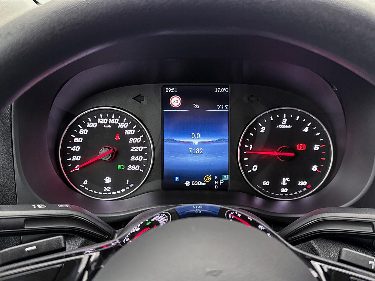 Mercedes-Benz VITO 116 CDI L2 Pro Trekhaak Achterklep Led V+A Achteruitrijcamera Multibeam LED Betimmering Cruise Control