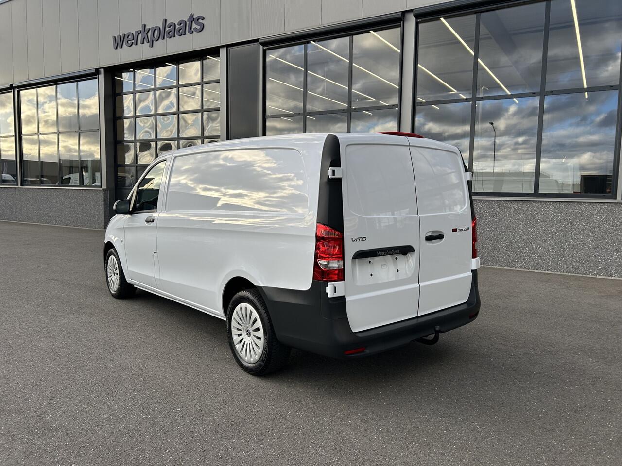 Mercedes-Benz VITO 116 CDI L2 Pro 2500KG Trekhaak / MBUX / Camera / Navigatie / Cruise control / Airco / Achterdeuren