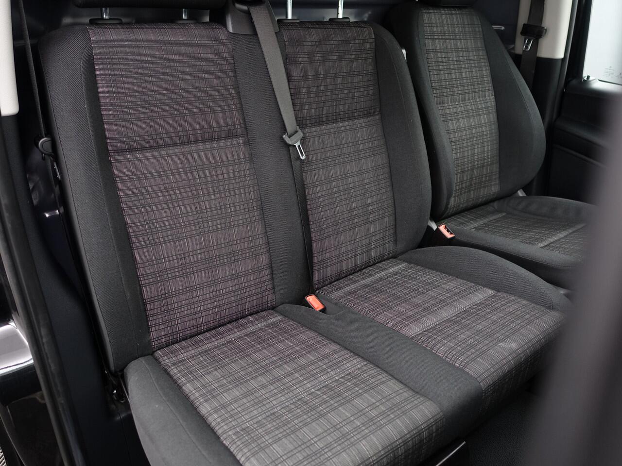 Mercedes-Benz VITO 116 CDI Lang AMG line Automaat 3 persoons I Facelift model I Xenon I Sidebars I LMV