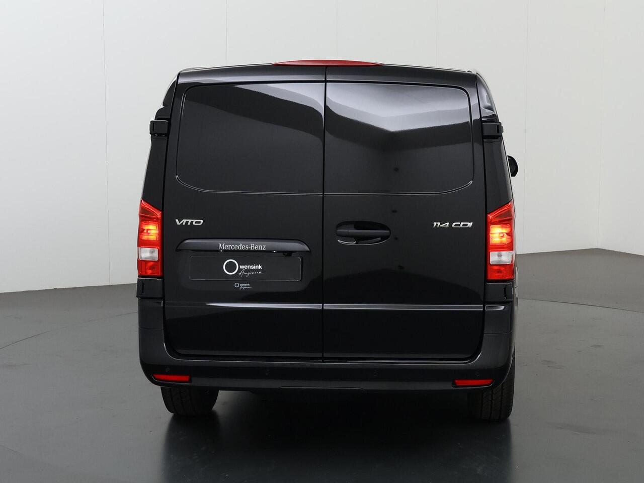 Mercedes-Benz VITO Bestelwagen 114 CDI L2 Pro | Achteruitrijcamera | Climate Control | Trekgewicht 2500 kg | Bumper en stootlijsten carrosseriekleur |