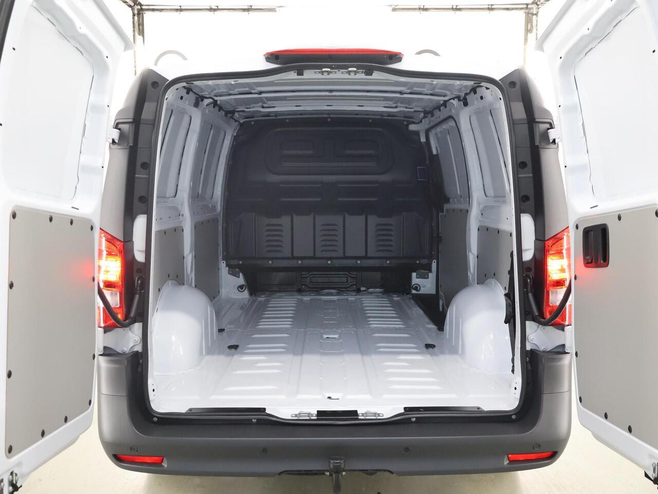 Mercedes-Benz VITO Bestelwagen 114 CDI L2 PRO | Achterdeuren | Trekhaak 2500 KG | Achteruitrijcamera | Dodehoekassistent |