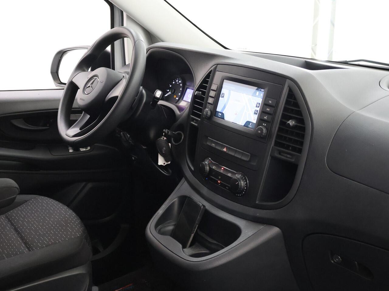 Mercedes-Benz VITO eVito 41 kWh | XL L3 | Stoelverwarming | Navigatiesysteem | Airco | Parkeercamera | Certified