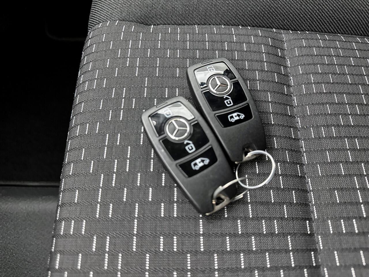 Mercedes-Benz VITO 116 CDI L2 Pro Trekhaak 2.5t Achteruitrijcamera LED Betimmering Cruise Control