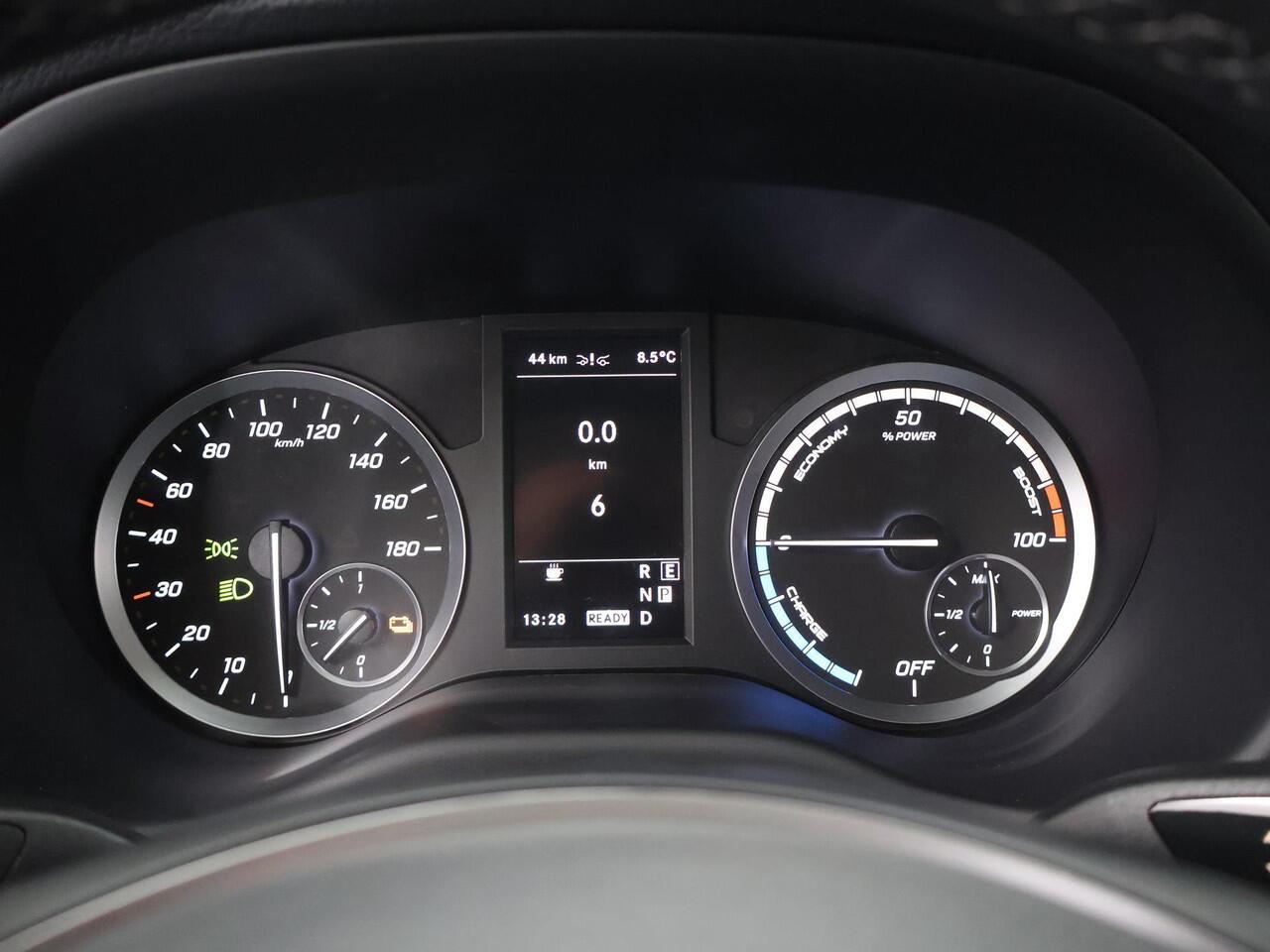 Mercedes-Benz VITO eVito Bestelwagen 66 kWh L2 | Navigatie | Cruisecontrol | Stoelverwarming | Achteruitrijcamera |