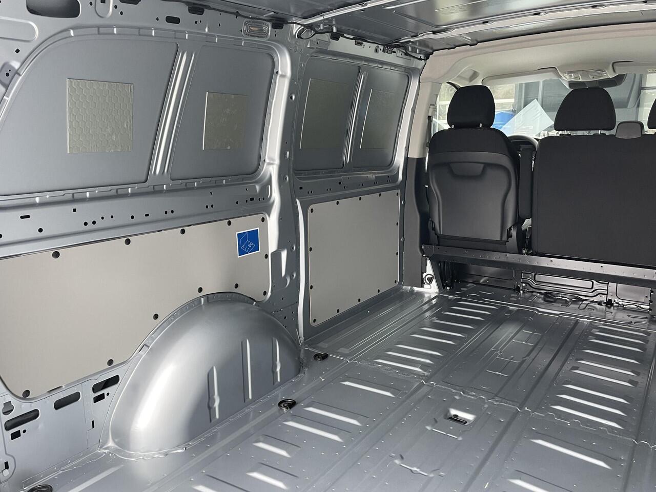 Mercedes-Benz VITO eVito 112 L2 60 kWh Mercedes-Benz eVito eVito 112 L2 66 kWh