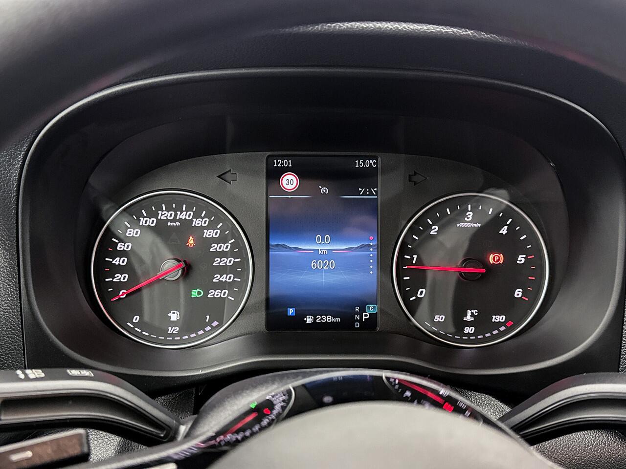 Mercedes-Benz VITO 116 CDI L2 Pro Trekhaak Achteruitrijcamera Multibeam LED Betimmering Cruise Control