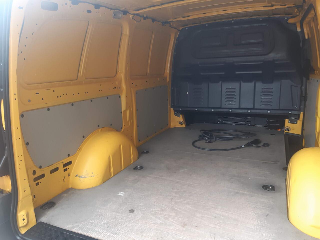 Mercedes-Benz VITO eVito Lang 41 kWh Airco Achteruitrijcamera , Verwarmde stoel