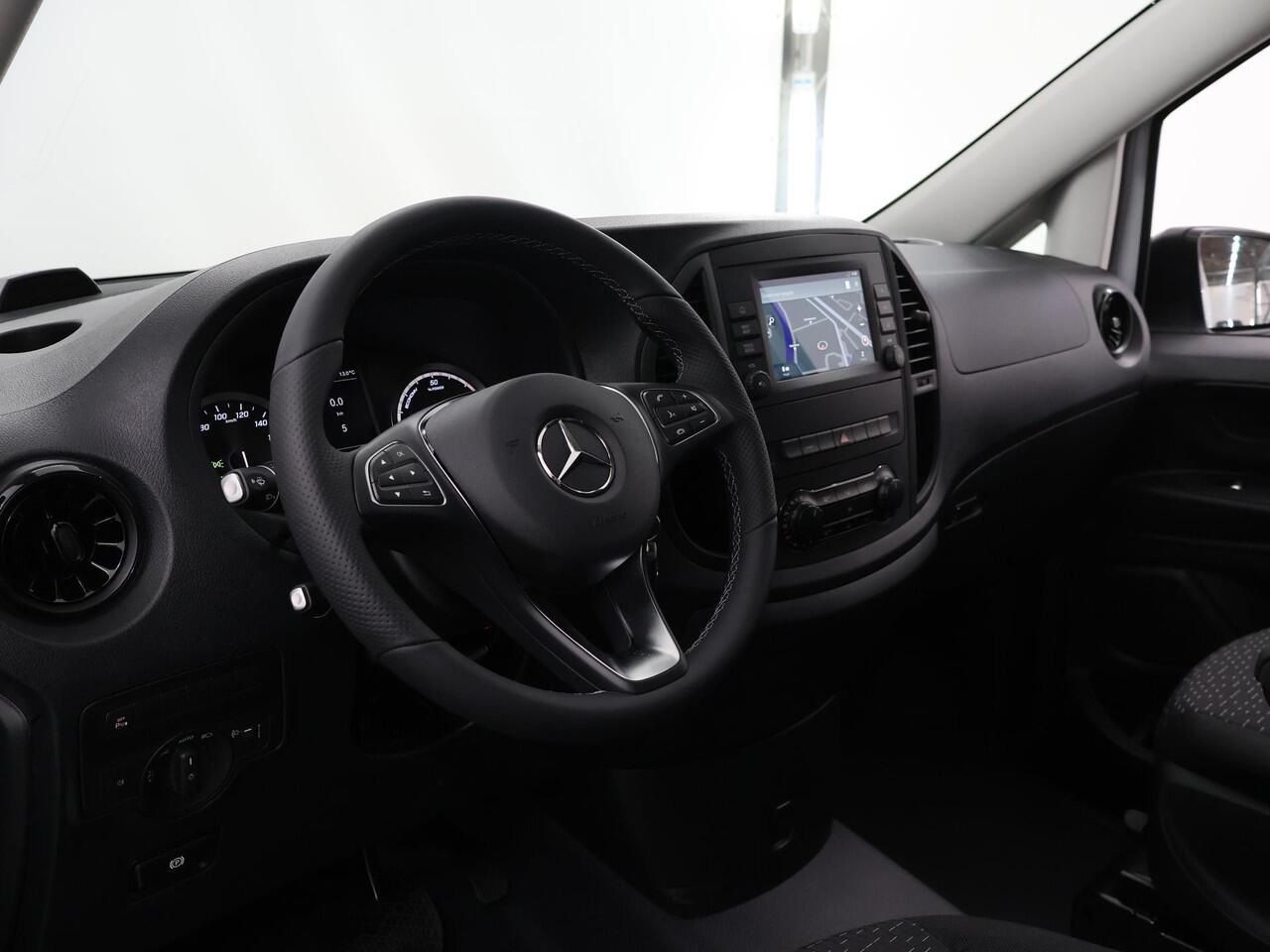 Mercedes-Benz VITO eVito Bestelwagen 66 kWh L2 | Stoelverwarming | Navigatie | Parkeercamera | Cruise Control |