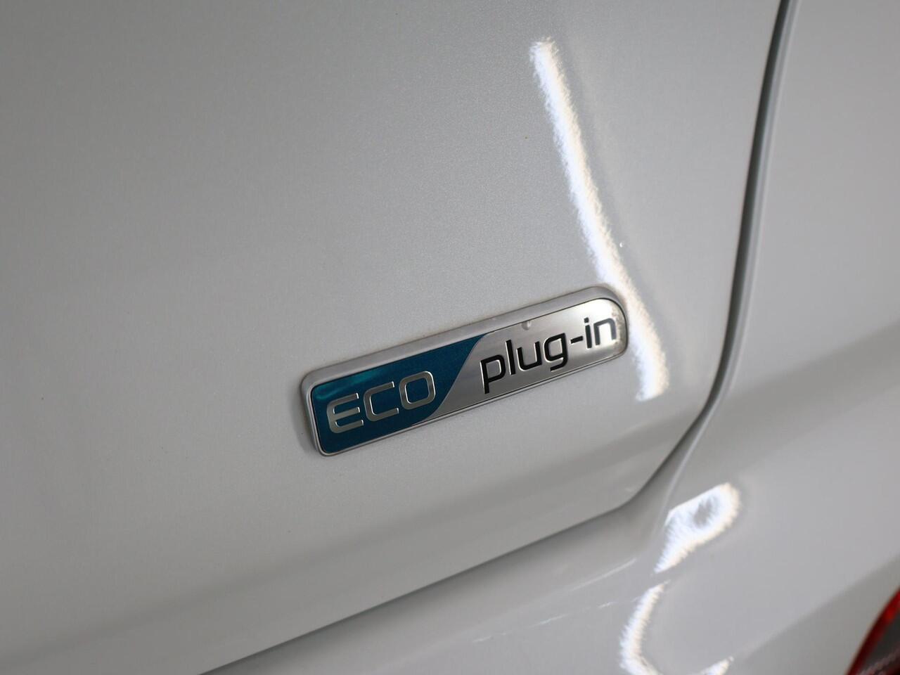 Mercedes-Benz VITO 116 CDI Extra Lang | Dubbel Cabine ¤57.995,- | Sidebars | LED | Trekhaak |