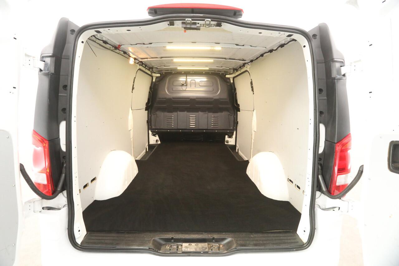 Mercedes-Benz VITO 114 CDI Extra Lang | Incl. 18'' LMV | Aut. | 3 Zits | Airco | Camera | 2xSchuifdeur | Stoelverw. | Trekh. | Cruise