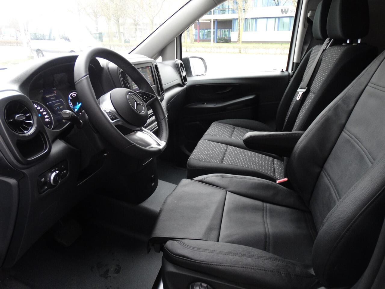 Mercedes-Benz VITO eVito 112 L2 60 kWh Mercedes-Benz eVito eVito 112 L2 66 kWh