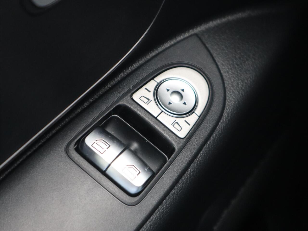 Mercedes-Benz VITO eVito Lang 66 kWh NAVI - SMARTPHONE INTEGRATIE - ALARM SCM3