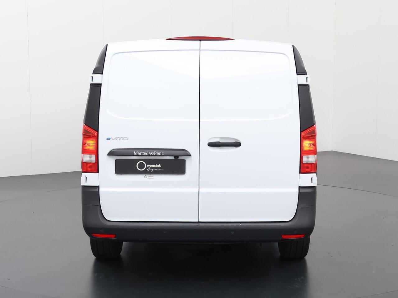 Mercedes-Benz VITO eVito L2 Lang 66 kWh | Achteruitrijcamera | Stoelverwarming | Navigatie | Climate Control | Cruise Control | LED Koplampen |