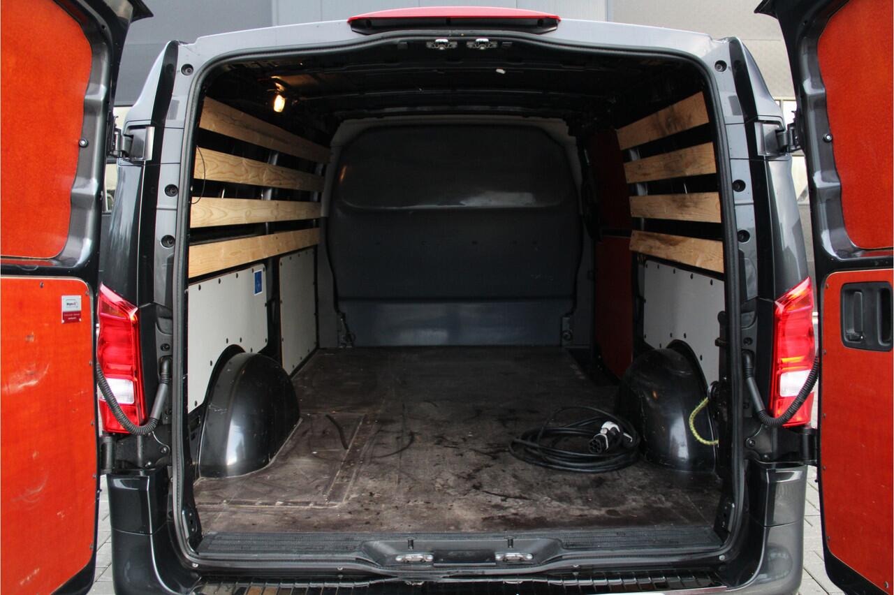 Mercedes-Benz VITO eVito Extra Lang 66 kWh 116pk - Leder - Camera - LED - Carplay/Android - PDC - Stoelverwarming - Snelladen - Rijklaar
