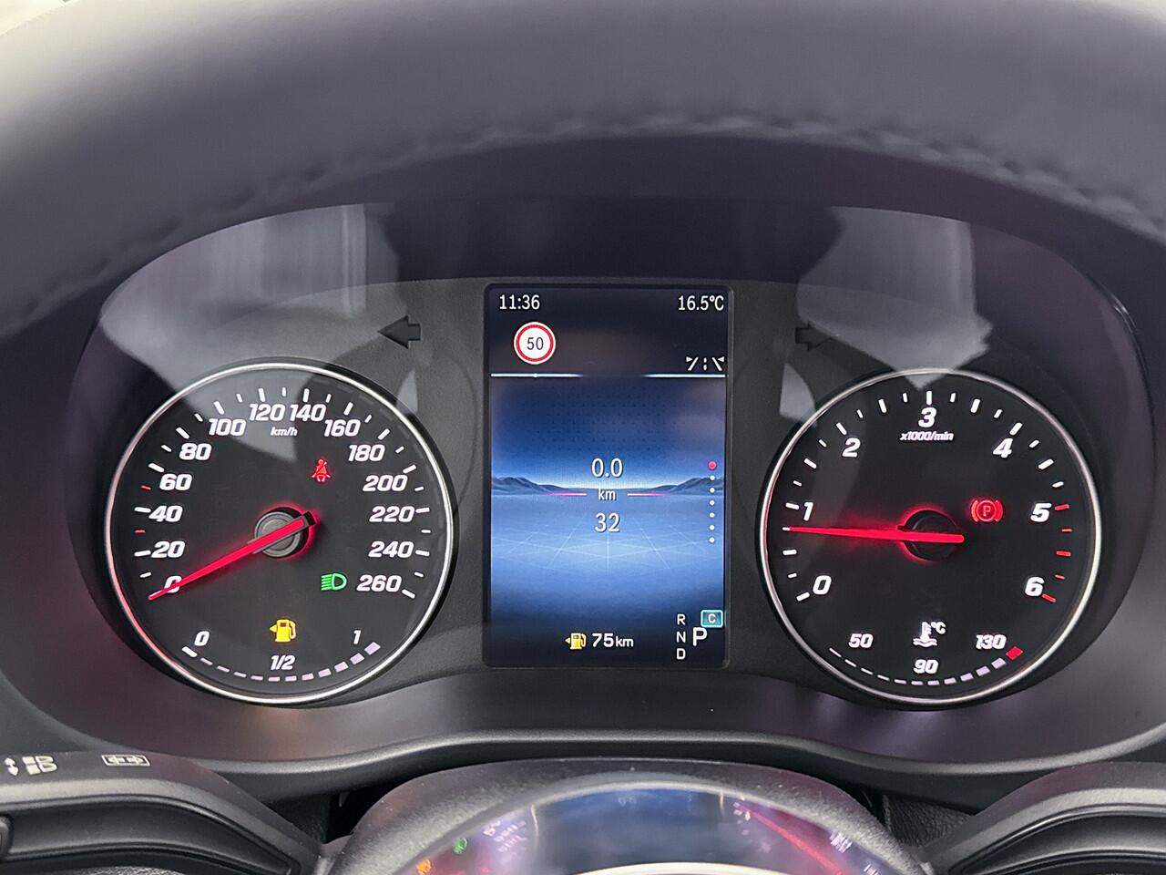 Mercedes-Benz VITO 119 CDI L3 19" inch AMG Dubbele Schuifdeur Multibeam LED Trekhaak Achteruitrijcamera Betimmering