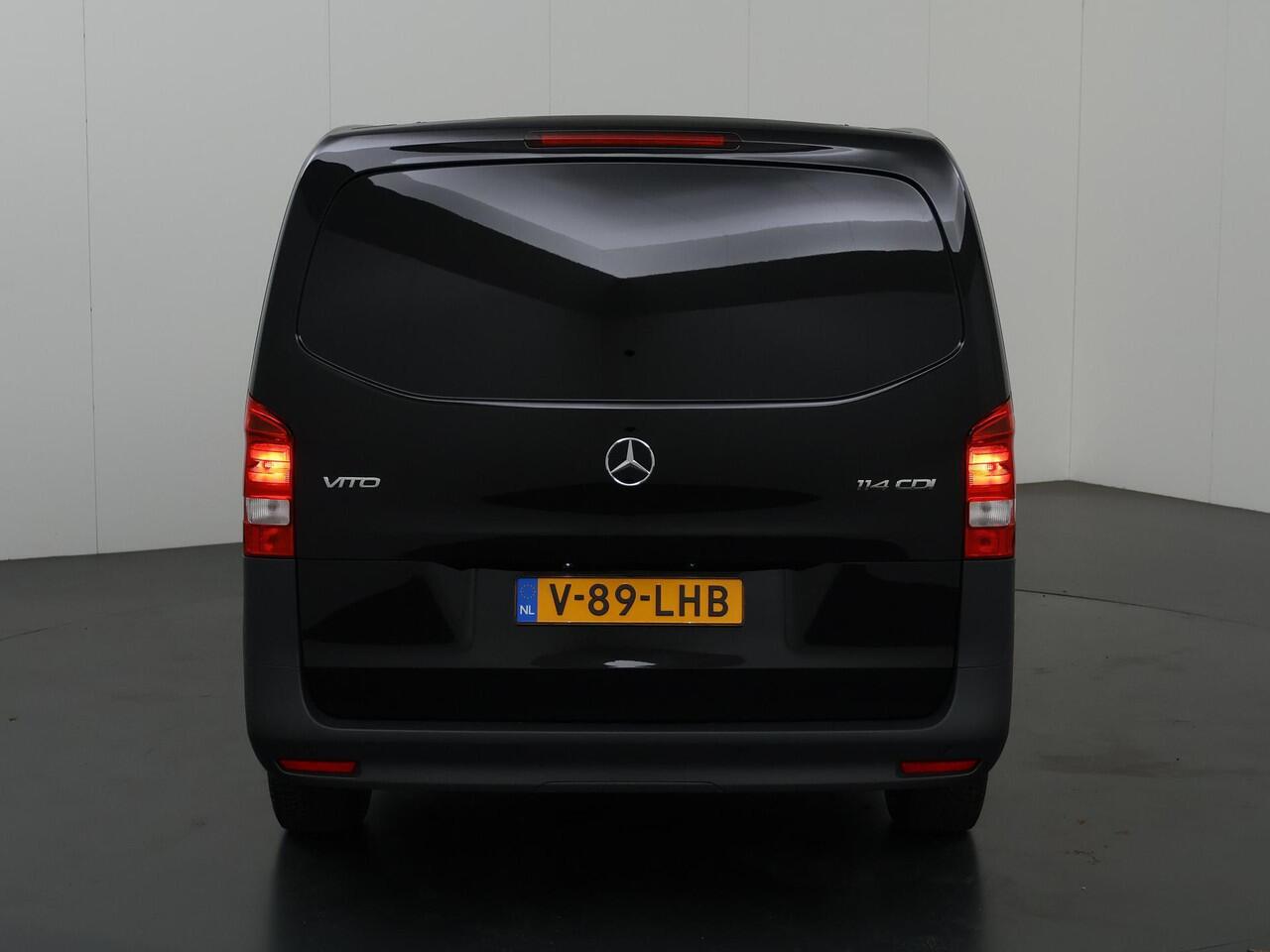 Mercedes-Benz VITO 114 CDI | Aut. | Lang L2 | Pro | 3-zits | Cruise Control | Airco | All-season | Stoelverwarming | 2500 KG. AHW | Trekhaak | Certified