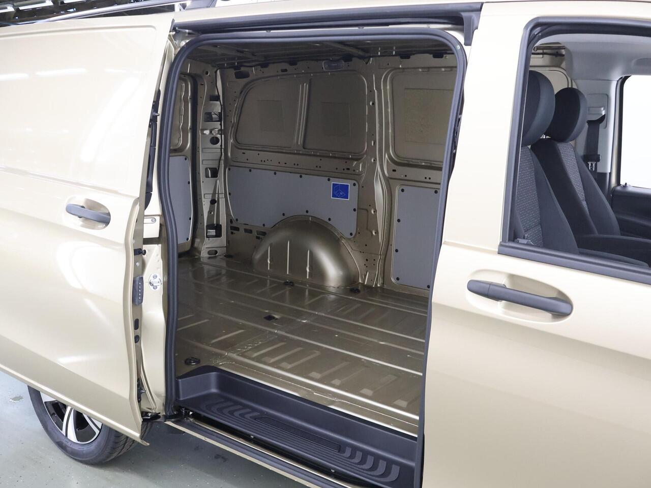 Mercedes-Benz VITO eVito Bestelwagen 112 L2 60 kWh | MultiBeam LED | Stoelverwarming | Navigatie | Achteruitrijcamera | Airco | Cruise Control |