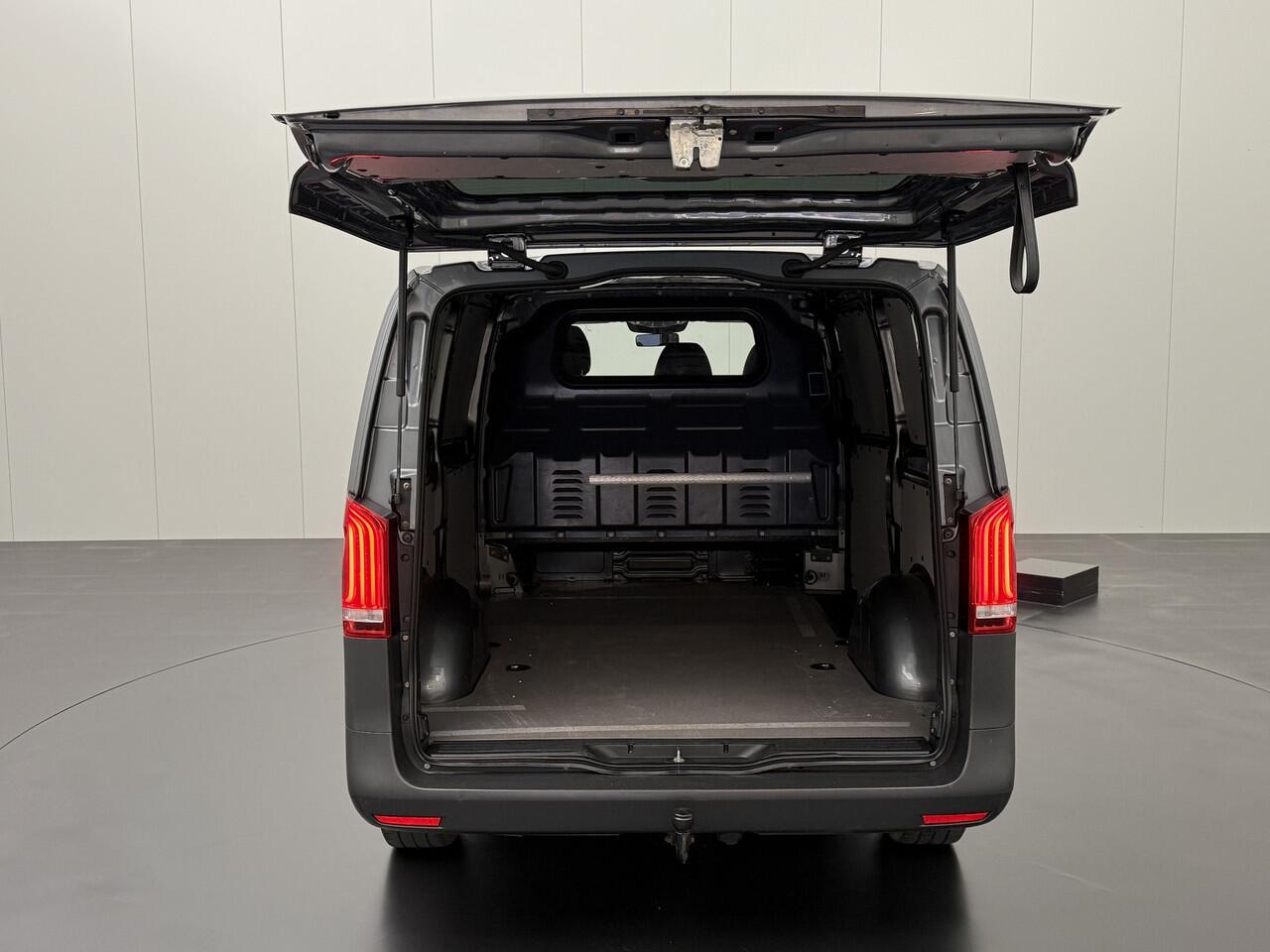 Mercedes-Benz VITO 116CDi Lang Business | Led | Trekhaak | Navigatie | Camera | 3-Persoons | Airco | Cruise