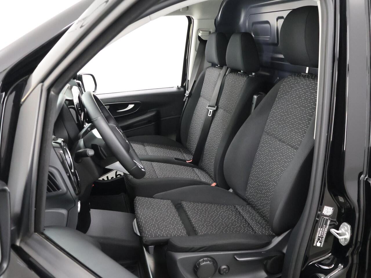 Mercedes-Benz VITO 114 CDI | Aut. | Lang L2 | Pro | Parkeercamera | Airco | Stoelverwarming | 3-zits | 2500 KG. Trekhaak | Cruise Control | Achterdeuren | Comfort Bestuurdersstoel | Certified